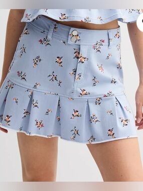Tinseltown Light Blue Floral Mini Skirt NWT